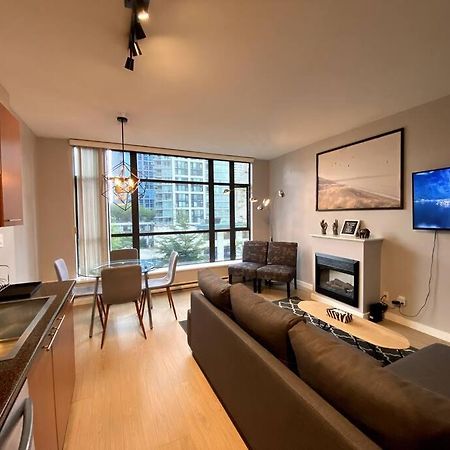 Entire Condo In Heart Of Downtown Vancouver Zewnętrze zdjęcie