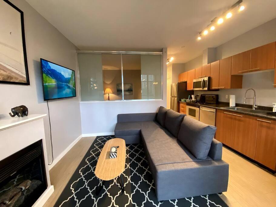 Entire Condo In Heart Of Downtown Vancouver Zewnętrze zdjęcie