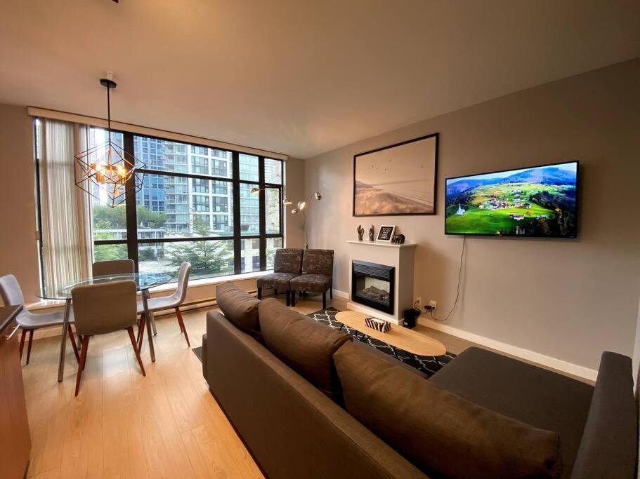 Entire Condo In Heart Of Downtown Vancouver Zewnętrze zdjęcie